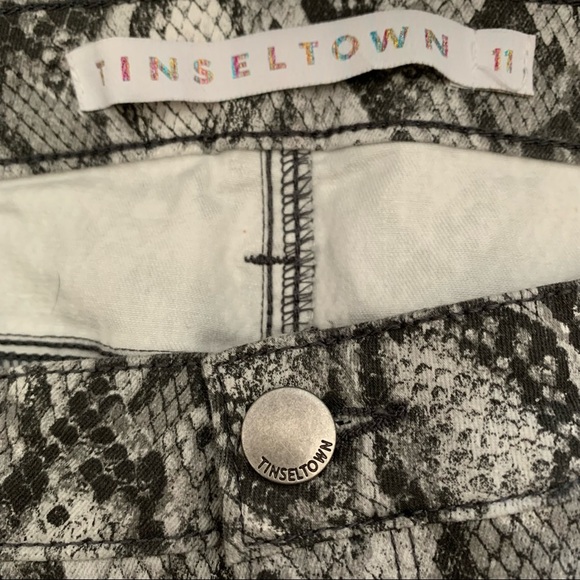 Tinseltown Snake Print Skinny Ankle Jeans NEW - Picture 6 of 8